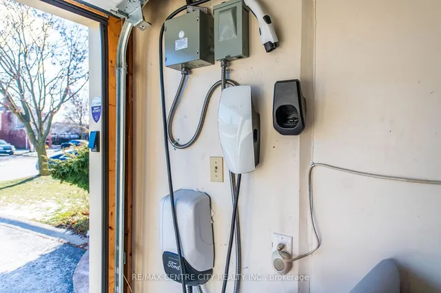 Additional image 31 of 3129 Sandcliffe Crt