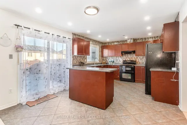 Additional image 15 of 1015 Vickerman Way