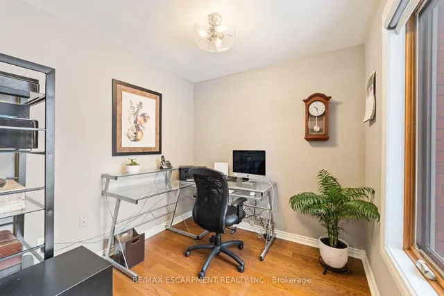 Additional image 17 of 274 LLOYMINN Ave