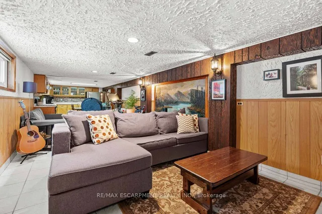 Additional image 31 of 42 Martin Rd