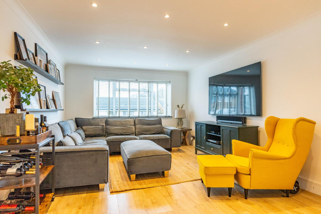 Additional image 25 of Park Lane, Colney Heath, St. Albans, Hertfordshire, AL4