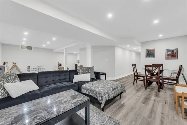 Additional image 35 of 8 Saybrook Gdns