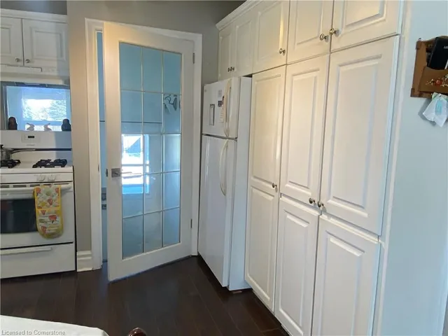 Additional image 6 of 33 Brucedale Ave