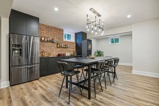 Additional image 33 of 60 Garden Ave