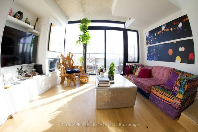 Additional image 8 of 899 College St Unit 618