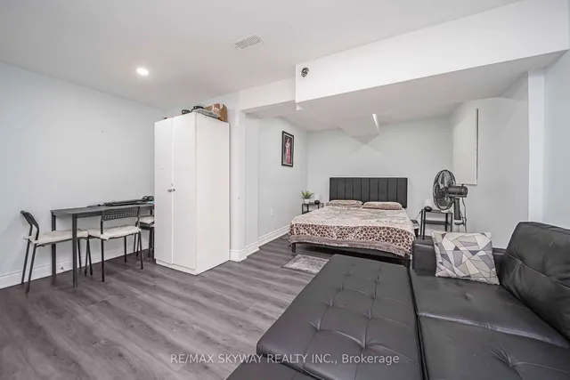 Additional image 24 of 137 Seaside Circ