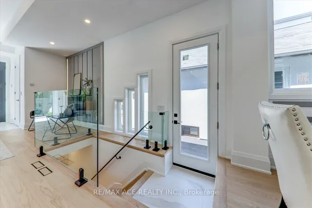 Additional image 29 of 153 King Edward Ave