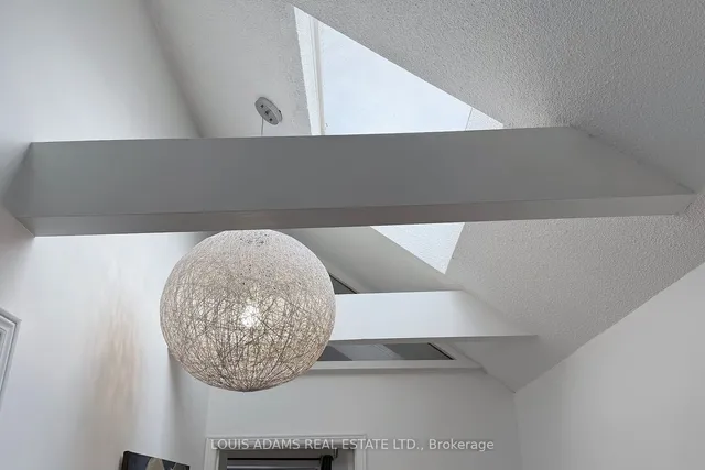 Additional image 20 of 16 Winnifred Ave