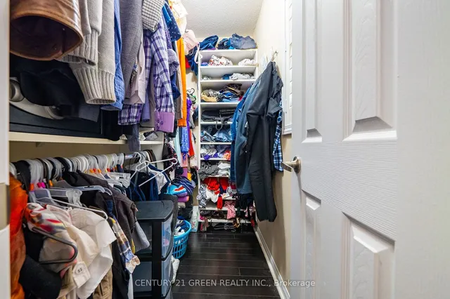 Additional image 25 of 843 Gifford Cres