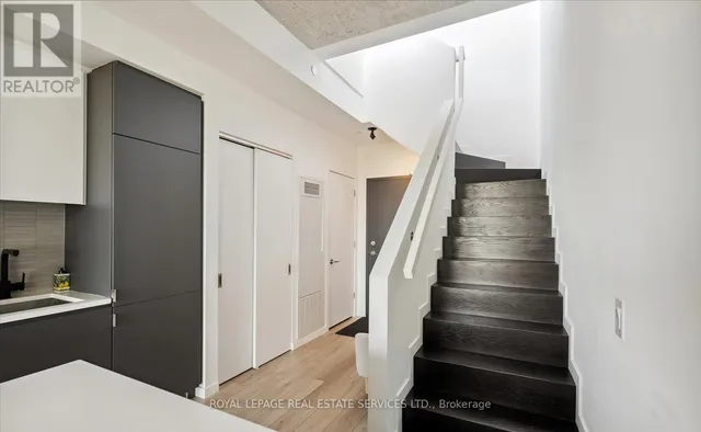 Additional image 25 of 7 Smith Cres Unit PH807