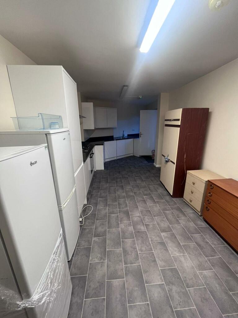 Additional image 7 of 1 Room Available In Flat Above Holly Bank Rd, B13 0RJ