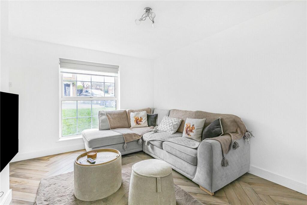 Additional image 3 of Knightsfield, Welwyn Garden City, Hertfordshire, AL8