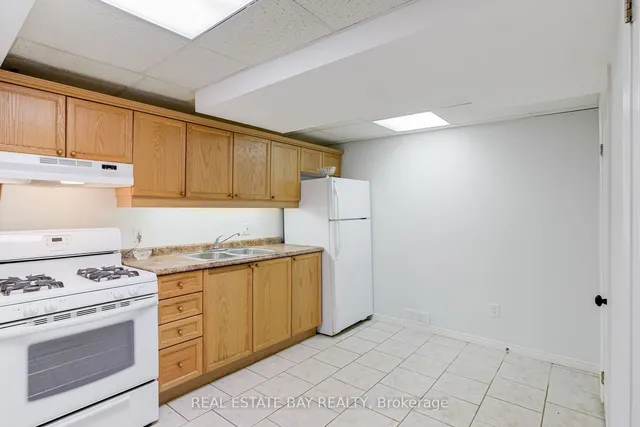 Additional image 36 of 1085 Harrogate Dr Unit 7