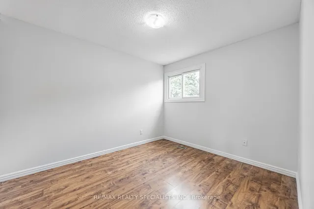 Additional image 23 of 30 Winterfold Dr