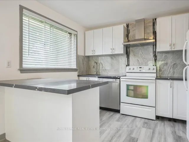 Additional image 22 of 18 Thirty Third St