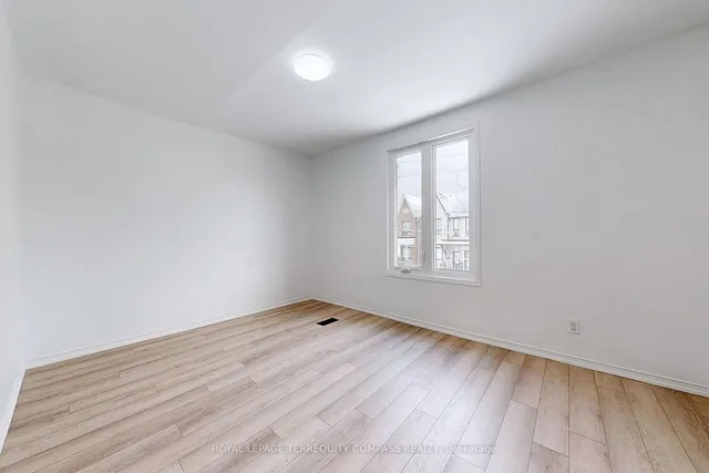 Additional image 25 of 560 Perth Ave