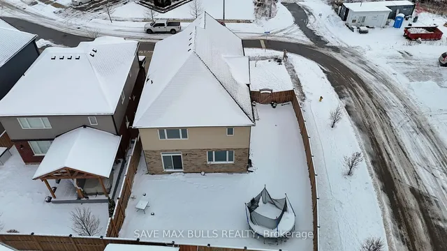 Additional image 39 of 82 Castlebay St