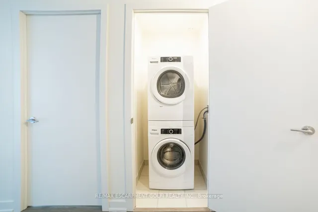 Additional image 25 of 212 King William St Unit 1111