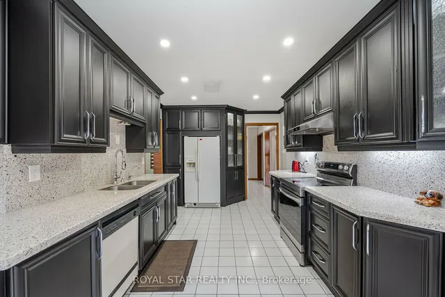 Additional image 8 of 10 Hedgerow Ave