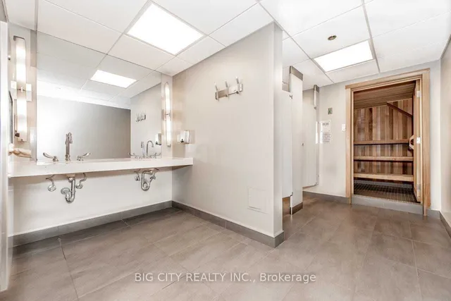 Additional image 30 of 570 Wellington St Unit 12B