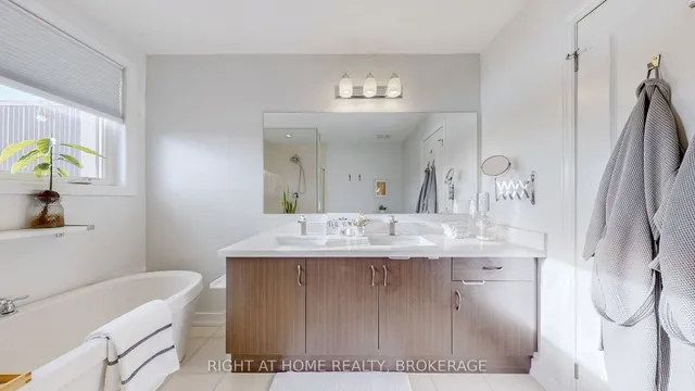 Additional image 27 of 360 Athabasca Common