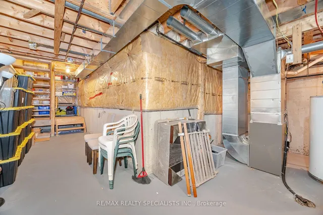 Additional image 31 of 14 Bernard Ave