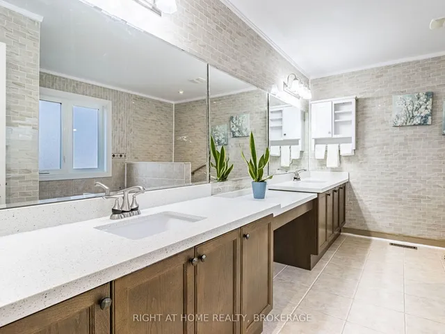 Additional image 23 of 1084 Holdsworth Cres