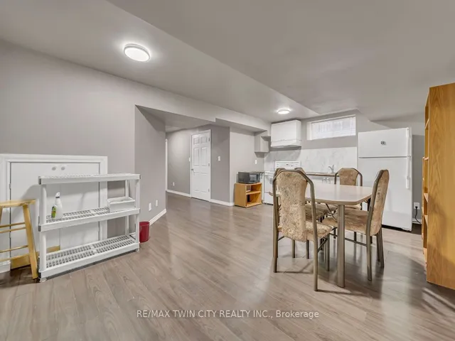 Additional image 30 of 46 Woodbine Ave