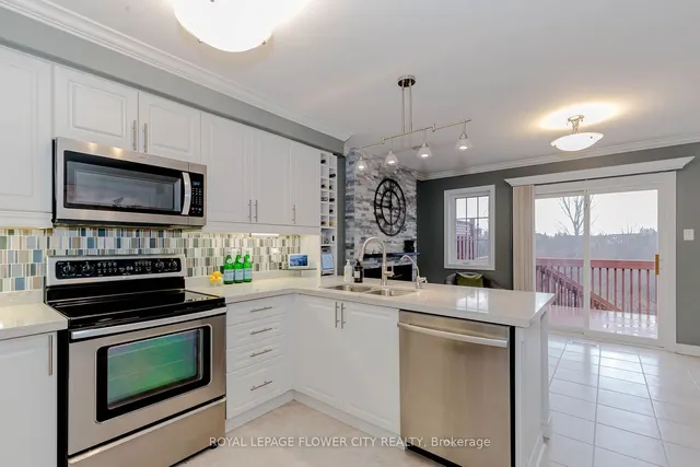 Additional image 9 of 142 Vintage Gate