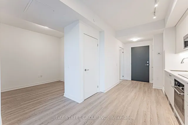 Additional image 14 of 250 Lawrence Ave Unit 526