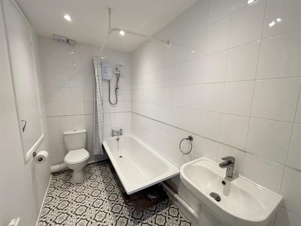 Additional image 9 of Deanbrook Close, Shirley