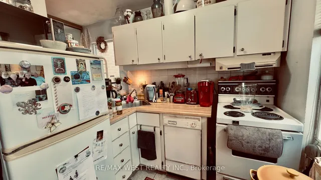 Additional image 15 of 1061 Bathurst St