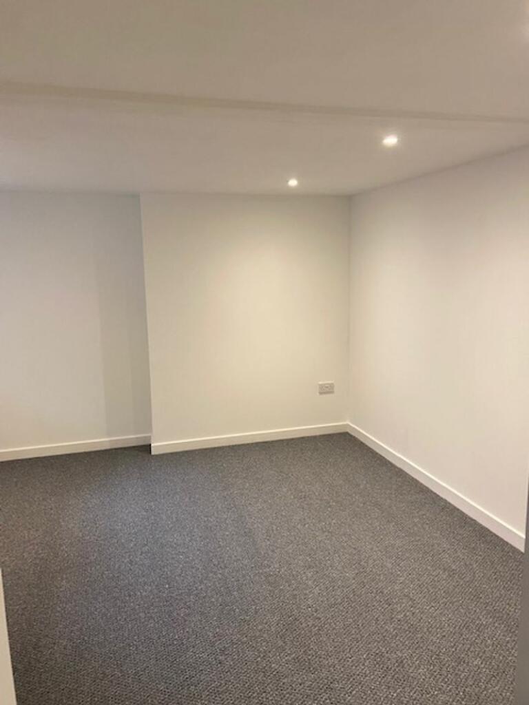 Additional image 6 of Trowbridge. Silver Street