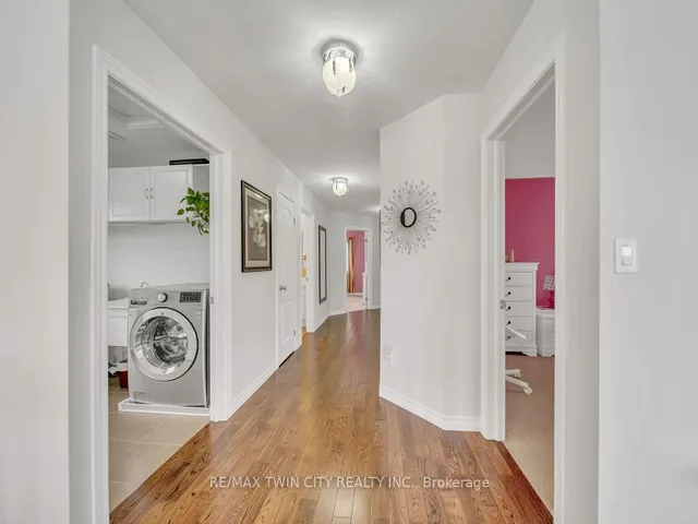 Additional image 16 of 46 Woodbine Ave