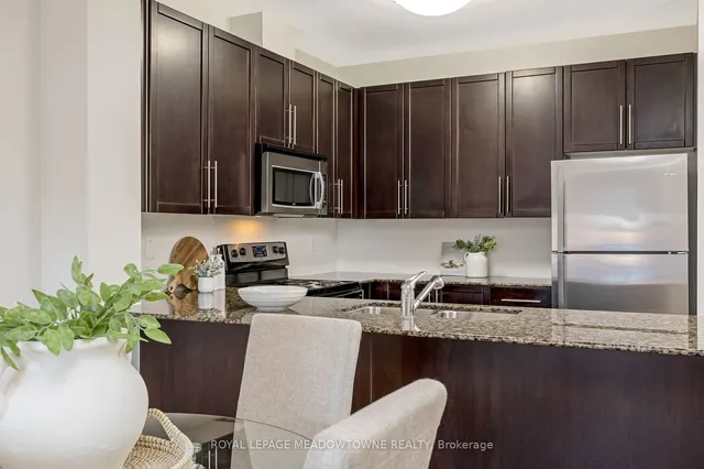 Additional image 10 of 383 Main St Unit 103