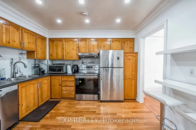 Additional image 8 of 112 Collins Cres Unit 111