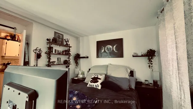 Additional image 21 of 1061 Bathurst St