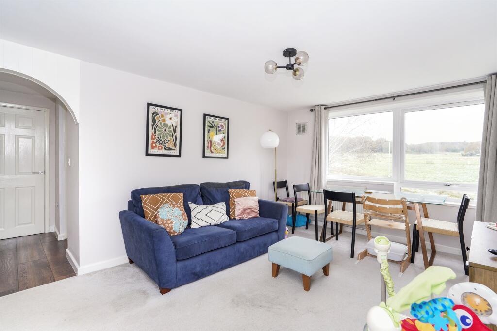 Additional image 5 of Bowling Close, Harpenden