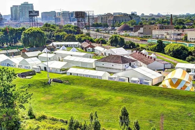 Additional image 25 of 215 Fort York Blvd Unit 703