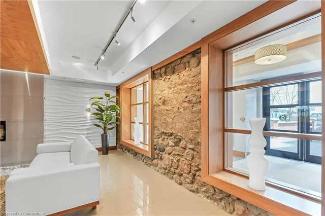 Additional image 4 of 112 Benton St Unit 707