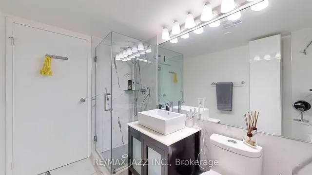 Additional image 16 of 10 Queens Quay Unit 803