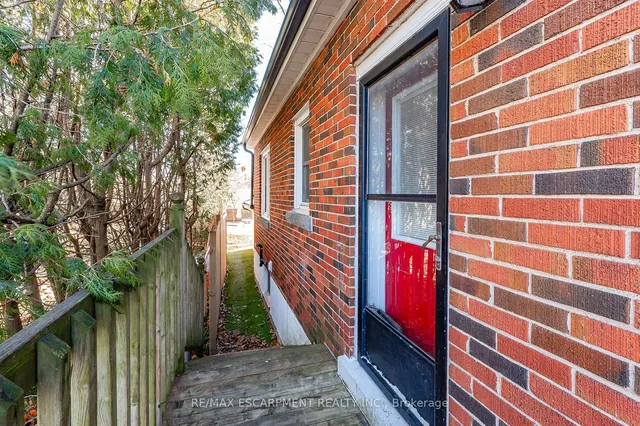 Additional image 26 of 1053 HELENA St