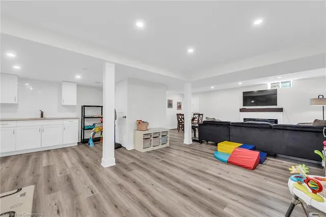 Additional image 39 of 8 Saybrook Gdns