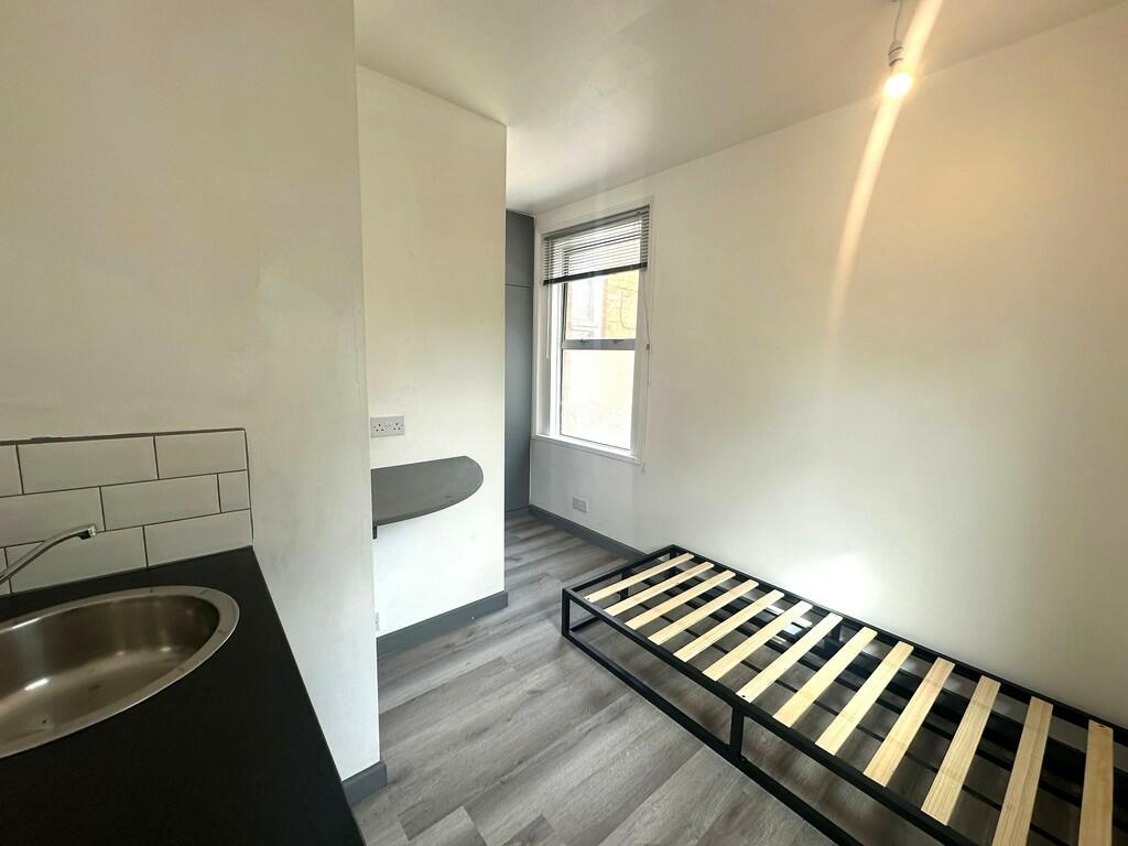 Additional image 6 of Everton Road, Yeovil