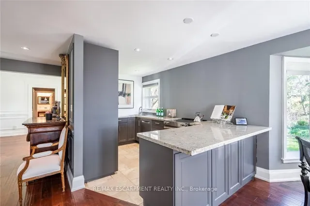 Additional image 10 of 607 Edgewater Cres