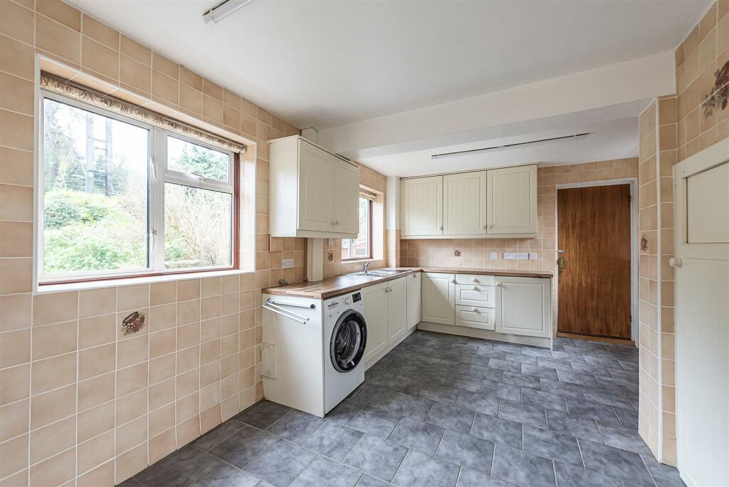 Additional image 2 of Springfield Crescent, Harpenden