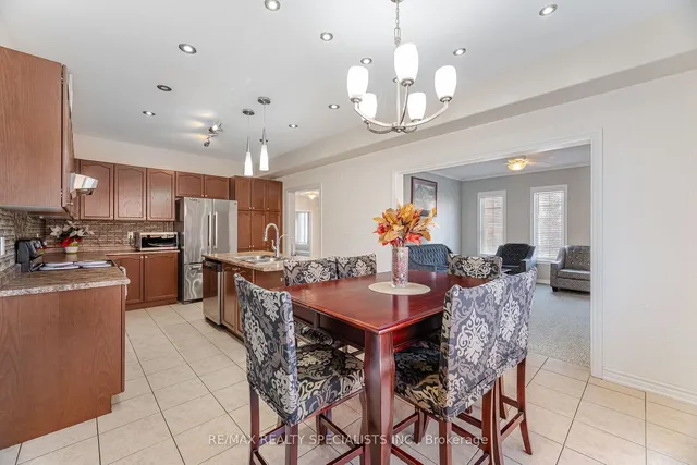 Additional image 12 of 201 Eight Ave