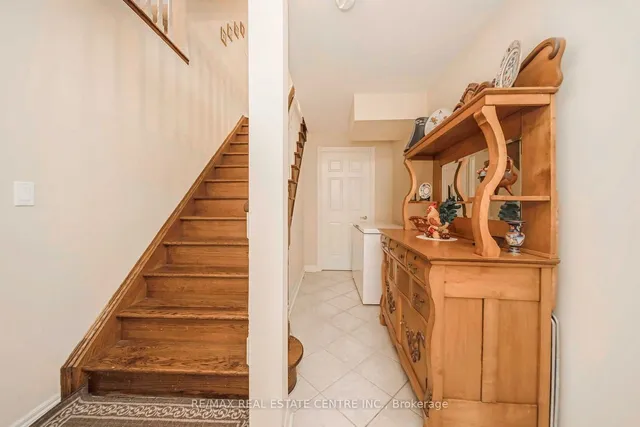 Additional image 39 of 733 Macbeth Hts