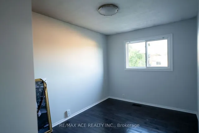 Additional image 21 of 47 John Stoner Dr