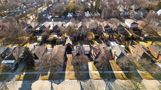 Additional image 36 of 17 Camrose Cres